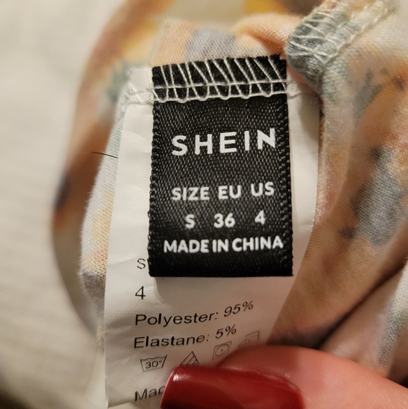 SHEIN CROPPED PRINTED TEE - Picture 4 of 4